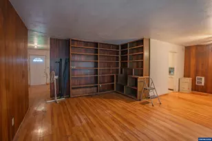 35858 Knox Butte Rd E, Albany, OR 97322 - Photo 5