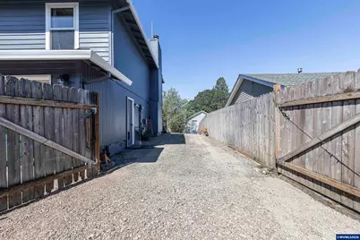 7405 SW 172nd Av, Aloha, OR 97007 - Photo 25