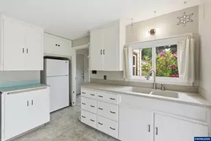870 Hickory St NE, Salem, OR 97301 - Photo 9