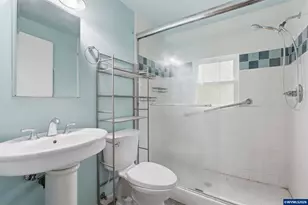 870 Hickory St NE, Salem, OR 97301 - Photo 17