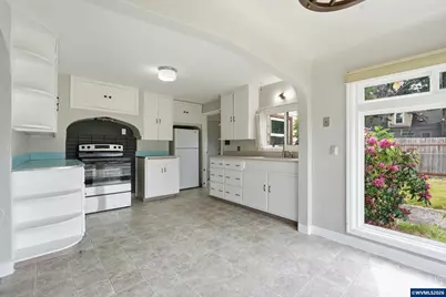 870 Hickory St NE, Salem, OR 97301 - Photo 7