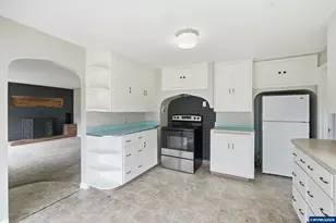 870 Hickory St NE, Salem, OR 97301 - Photo 11