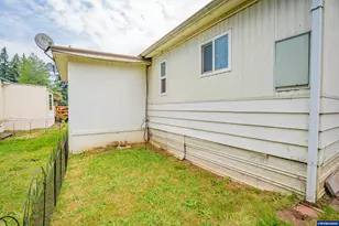 3134 Highway 20, Sweet Home, OR 97386 - Photo 25