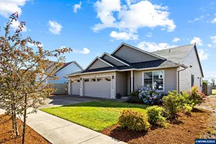 4722 Royal Dr NE, Albany, OR 97321 - Photo 3
