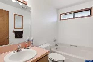 1305 Mulberry Dr, Woodburn, OR 97071 - Photo 23