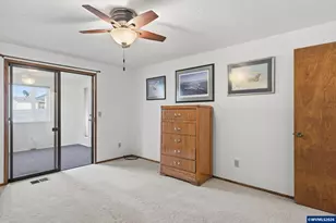1305 Mulberry Dr, Woodburn, OR 97071 - Photo 15