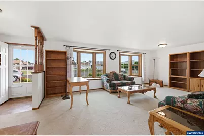 1305 Mulberry Dr, Woodburn, OR 97071 - Photo 5