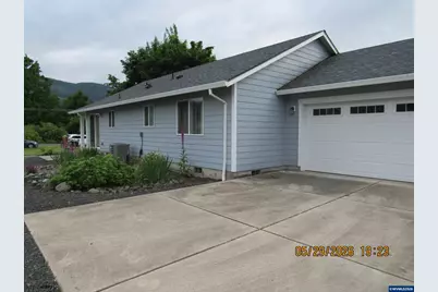 553 SW Kingwood Av, Mill City, OR 97360 - Photo 19