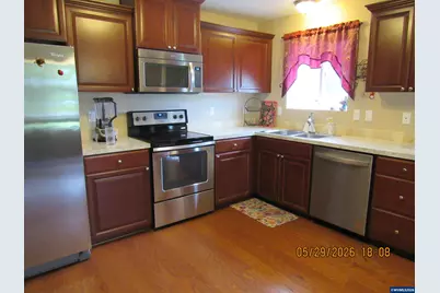 553 SW Kingwood Av, Mill City, OR 97360 - Photo 3