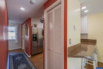 2190 Maplewood Dr S, Salem, OR 97306 - Photo 11