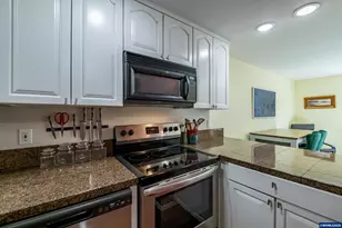 2190 Maplewood Dr S, Salem, OR 97306 - Photo 15