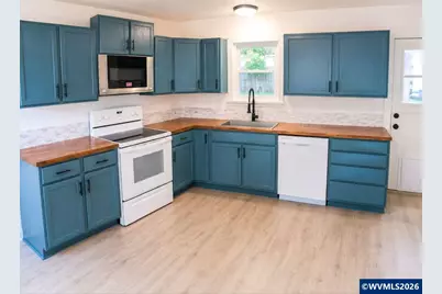 1298 Filbert St, Lebanon, OR 97355 - Photo 5
