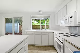 1035 Chestnut St NW, Salem, OR 97304 - Photo 13