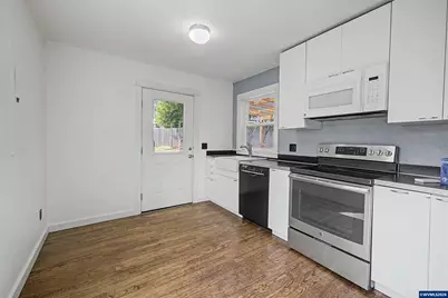 955 SE Gaither Wy, Toledo, OR 97391 - Photo 13