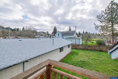 905 Ash St, Brownsville, OR 97327 - Photo 47