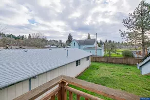 905 Ash St, Brownsville, OR 97327 - Photo 47