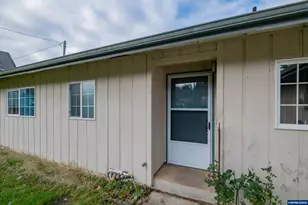 905 Ash St, Brownsville, OR 97327 - Photo 5