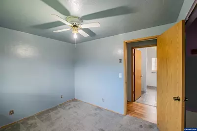 905 Ash St, Brownsville, OR 97327 - Photo 29
