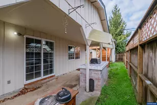 905 Ash St, Brownsville, OR 97327 - Photo 43