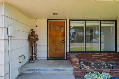1137 N 4th St, Stayton, OR 97383 - Photo 5