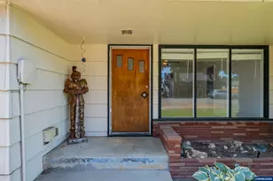 1137 N 4th St, Stayton, OR 97383 - Photo 5