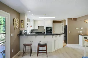 6135 Skyline Rd S, Salem, OR 97306 - Photo 9