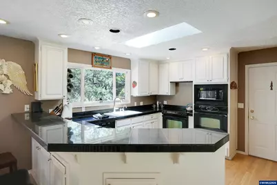 6135 Skyline Rd S, Salem, OR 97306 - Photo 7
