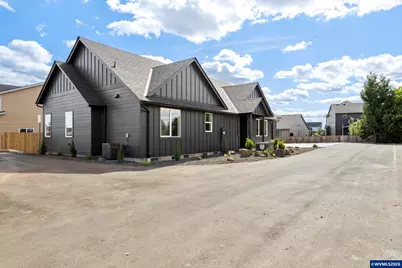1271 Brown St, Woodburn, OR 97071 - Photo 9