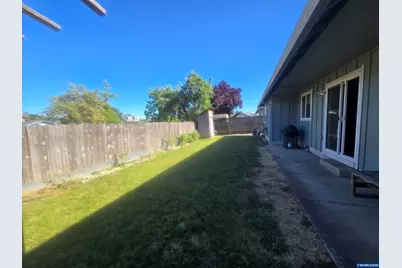 1064 Turtledove Lp, Lebanon, OR 97355 - Photo 17