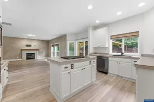 6030 Mission Hills St SE, Salem, OR 97306 - Photo 13