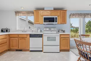 109 NW Sunset Way, Waldport, OR 97394 - Photo 11