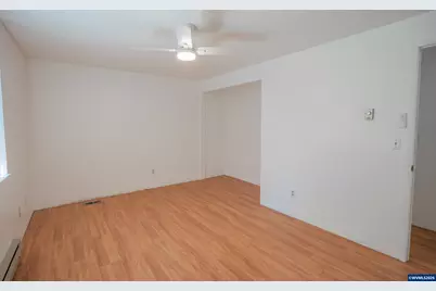 1043 26th Ct, Sweet Home, OR 97386 - Photo 13