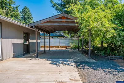 1043 26th Ct, Sweet Home, OR 97386 - Photo 23