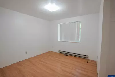 1043 26th Ct, Sweet Home, OR 97386 - Photo 15