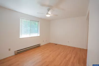 1043 26th Ct, Sweet Home, OR 97386 - Photo 5