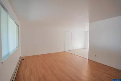 1043 26th Ct, Sweet Home, OR 97386 - Photo 11