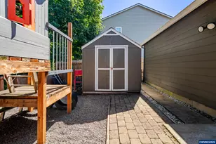 647 NE Autumn Ridge Dr, McMinnville, OR 97128 - Photo 39