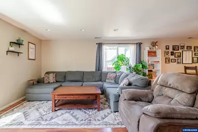 647 NE Autumn Ridge Dr, McMinnville, OR 97128 - Photo 5