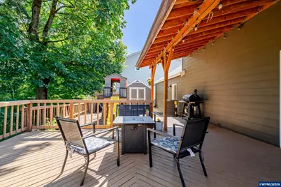 647 NE Autumn Ridge Dr, McMinnville, OR 97128 - Photo 33