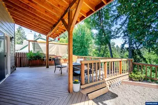 647 NE Autumn Ridge Dr, McMinnville, OR 97128 - Photo 35