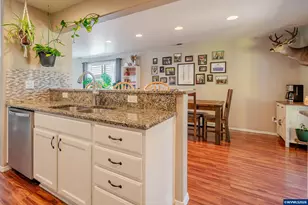 647 NE Autumn Ridge Dr, McMinnville, OR 97128 - Photo 15