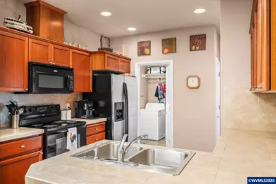837 SE Bayshore Cir, Corvallis, OR 97333 - Photo 9
