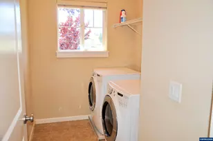 3066 Elliot St NW, Salem, OR 97304 - Photo 17