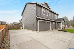 333 SE Fir Villa Rd, Dallas, OR 97338 - Photo 3