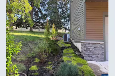 3971 Village Center Dr SE, Salem, OR 97302 - Photo 3