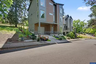 3971 Village Center Dr SE, Salem, OR 97302 - Photo 3