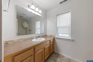 886 N 7th St, Harrisburg, OR 97446 - Photo 33