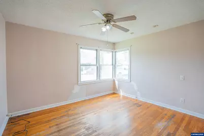 1059 15th Av SW, Albany, OR 97321 - Photo 5