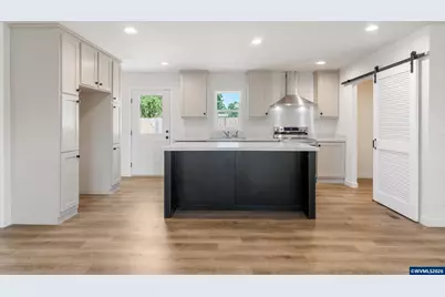 2012 18th Av, Sweet Home, OR 97386 - Photo 3