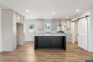 2012 18th Ave, Sweet Home, OR 97386 - Photo 3